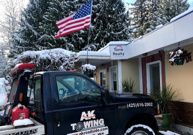 Expert Towing and Roadside Assistance Services in Kirkland, WA - AK Roadside & Towing